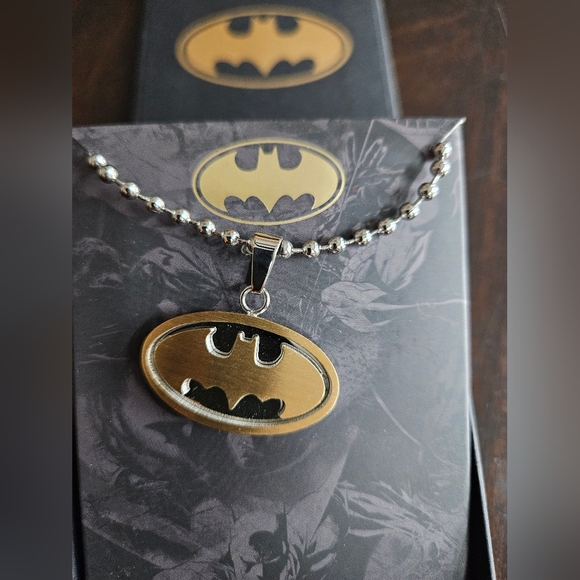 BATMAN Stainless Steel Yellow Plated Dog Tag with 22" bead chain - Picture 2 of 6